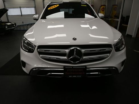 Used 2021 Mercedes-Benz GLC 300 4MATIC image 3