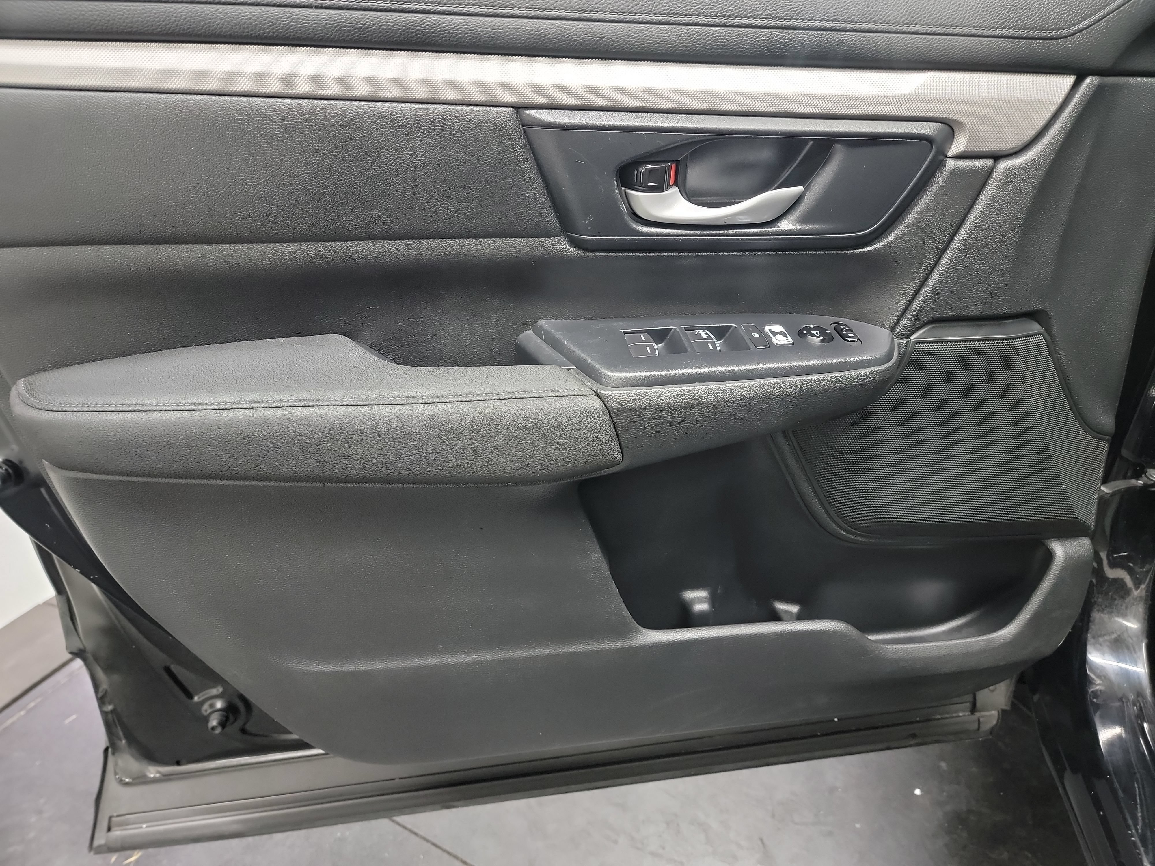 Used 2019 Honda CR-V LX image 13