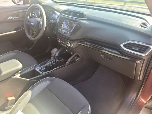 Used 2022 Chevrolet TrailBlazer LT w/ Driver Confidence Package FWD image 8