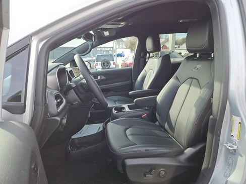 New 2026 Chrysler Pacifica Select image 25