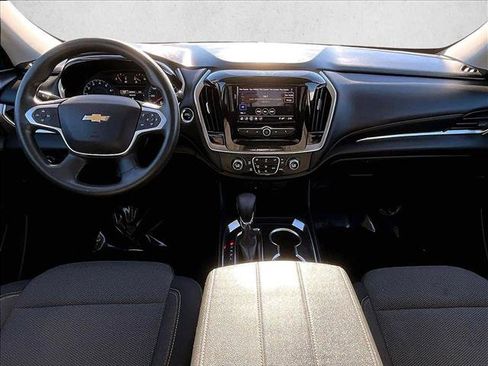 Used 2021 Chevrolet Traverse LS image 16