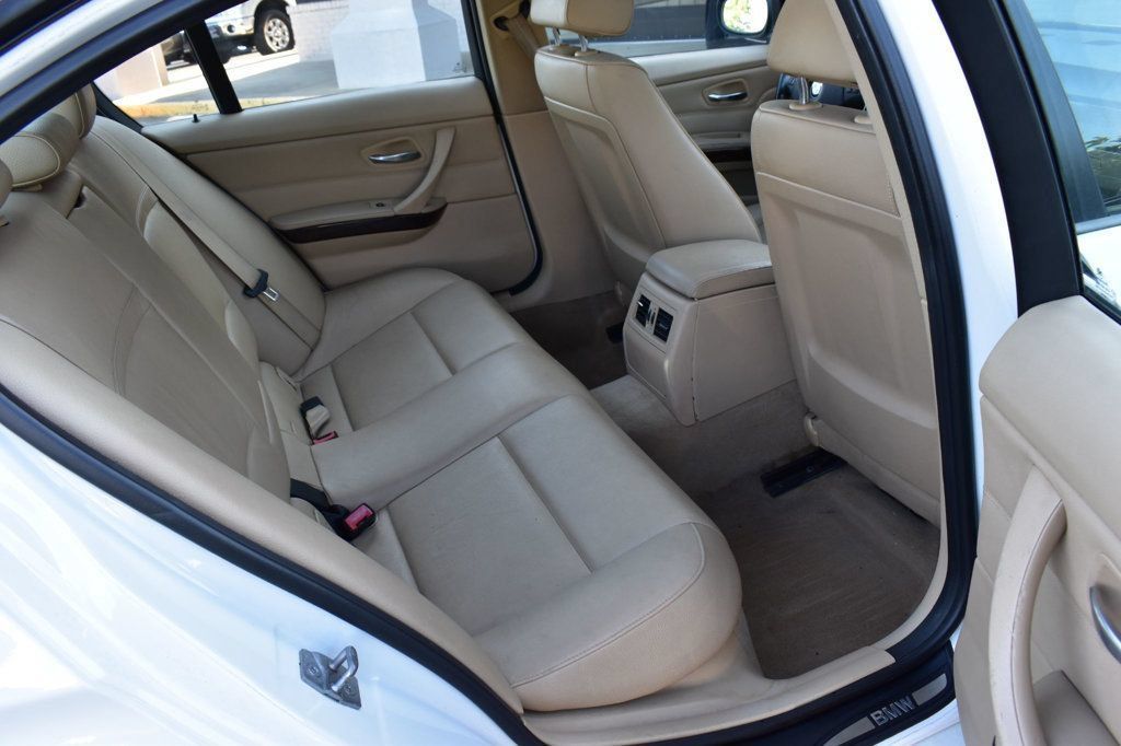 Used 2011 BMW 328i Sedan w/ Premium Pkg RWD image 23