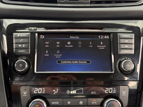 Used 2020 Nissan Rogue SV FWD image 14