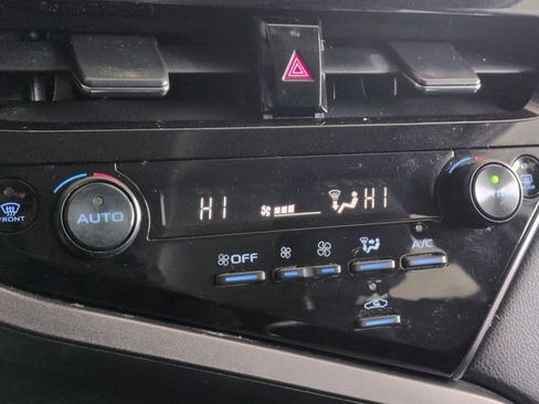 Certified 2022 Toyota Camry LE image 21