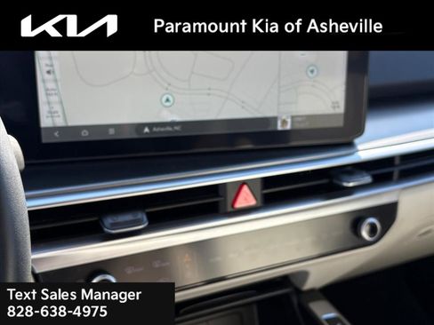 Used 2025 Kia Sorento EX image 9