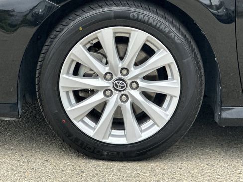 Used 2019 Toyota Camry LE FWD image 29