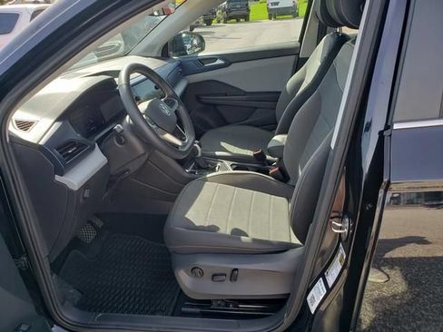 Used 2023 Volkswagen Taos SE w/ Panoramic Sunroof Package AWD/4WD image 10