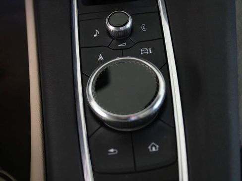 Used 2021 Cadillac Escalade Premium Luxury w/ Driver Assist Tech Package AWD/4WD image 33