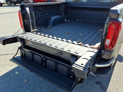 New 2026 GMC Sierra 1500 SLT w/ SLT Premium Package image 5