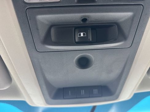 Used 2012 RAM 1500 Classic SLT w/ Luxury Group image 32