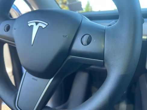 Used 2023 Tesla Model Y Long Range AWD/4WD image 16