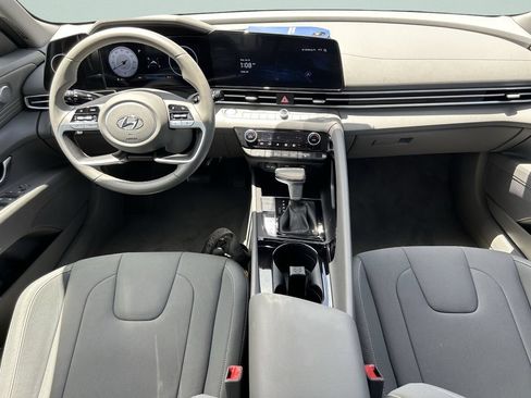 Certified 2023 Hyundai Elantra SEL w/ Convenience Package FWD image 18