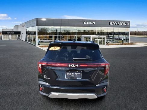 Used 2024 Kia Seltos S AWD/4WD image 5