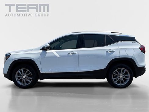 Used 2024 GMC Terrain SLT AWD/4WD image 4