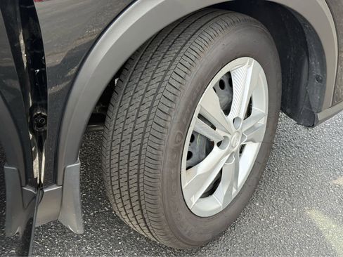 Used 2025 Nissan Kicks Play S image 11