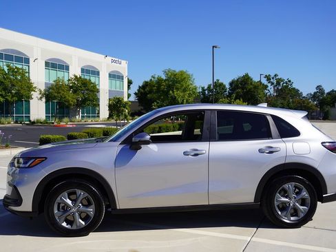 Used 2026 Honda HR-V LX image 3