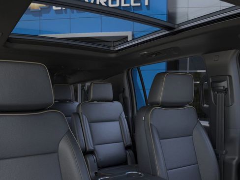 New 2025 Chevrolet Suburban Premier w/ Sun And Tow Package image 22