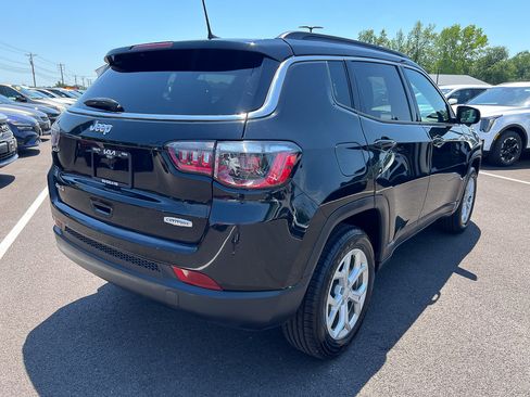 Used 2024 Jeep Compass Latitude AWD/4WD image 6