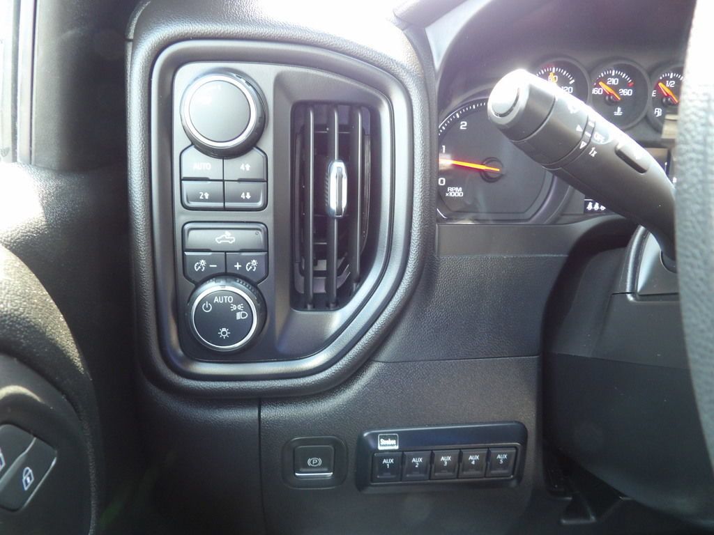 Used 2024 Chevrolet Silverado 3500 W/T w/ Snow Plow Prep Package AWD/4WD image 19
