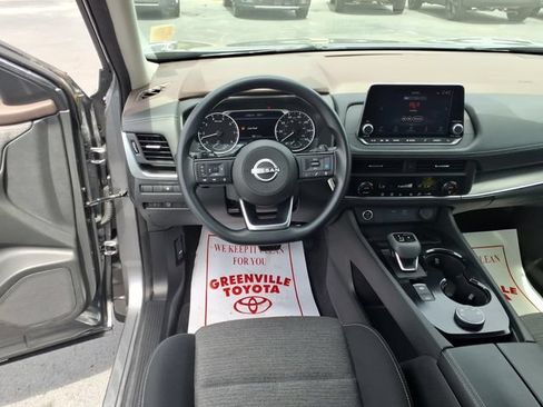 Used 2023 Nissan Rogue SV AWD/4WD image 12