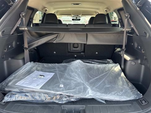 New 2025 Mitsubishi Outlander SE image 9