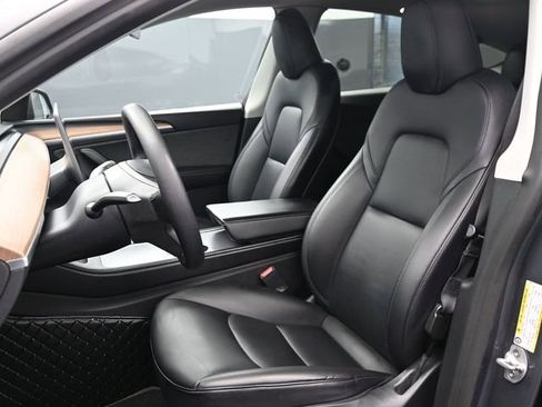 Used 2023 Tesla Model Y Long Range AWD/4WD image 6