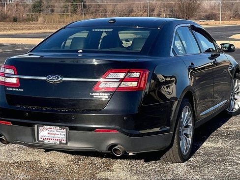 Used 2018 Ford Taurus Limited image 4