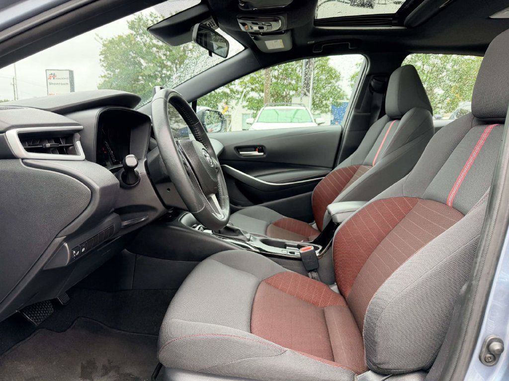 Certified 2025 Toyota Corolla SE w/ SE Premium Package FWD image 19