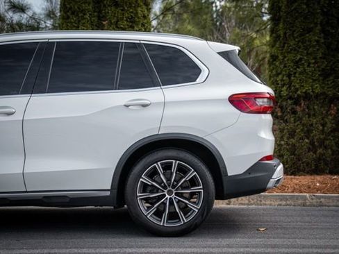 Used 2019 BMW X5 xDrive40i w/ Parking Assistance Package image 11