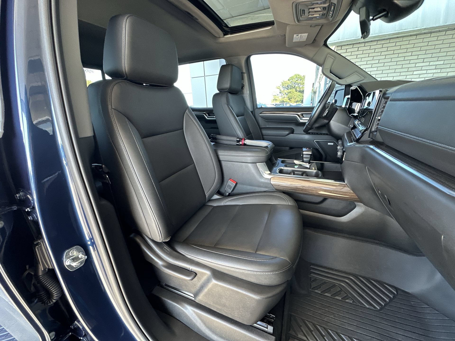 Used 2022 Chevrolet Silverado 1500 RST w/ RST All Star Premium Package AWD/4WD image 28