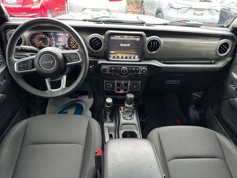 Used 2023 Jeep Gladiator Overland image 16