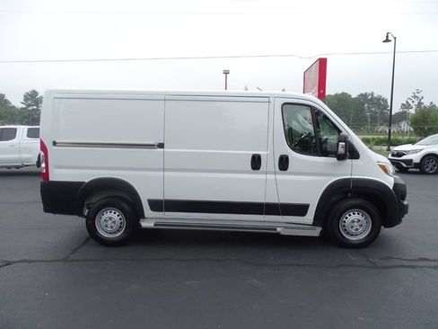 Used 2025 RAM ProMaster 2500 w/ U-Haul Equipment Group FWD image 2