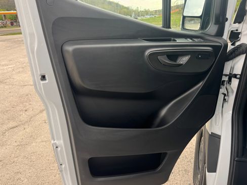 Used 2025 Mercedes-Benz Sprinter 2500 image 34