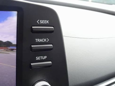 Used 2023 Hyundai Elantra SEL image 25