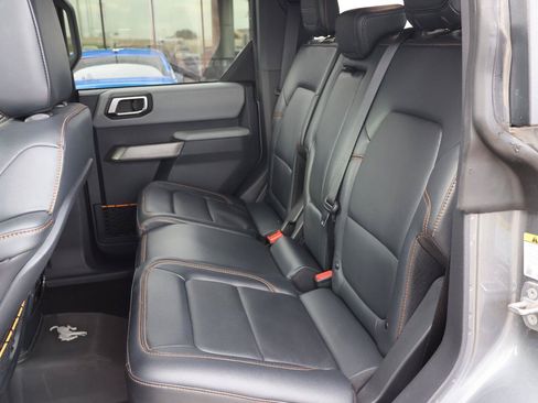 Used 2023 Ford Bronco Badlands w/ Sasquatch Package AWD/4WD image 18