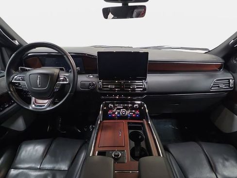 Used 2023 Lincoln Navigator L Reserve image 9