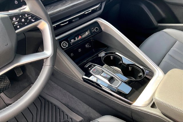 Used 2025 Audi Q5 Premium w/ Convenience Package AWD/4WD image 18
