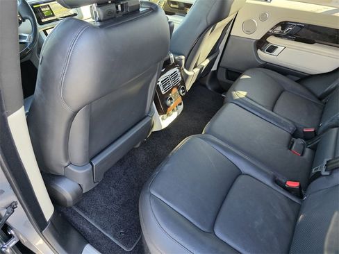 Used 2020 Land Rover Range Rover HSE image 15