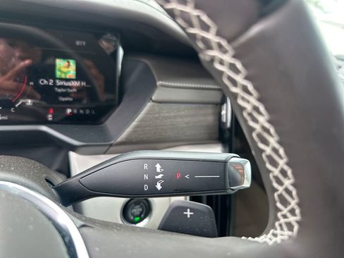 Used 2025 GMC Acadia Denali w/ Super Cruise Package image 17