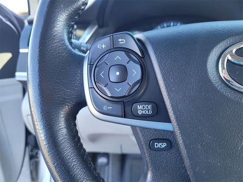 Used 2012 Toyota Camry XLE image 24