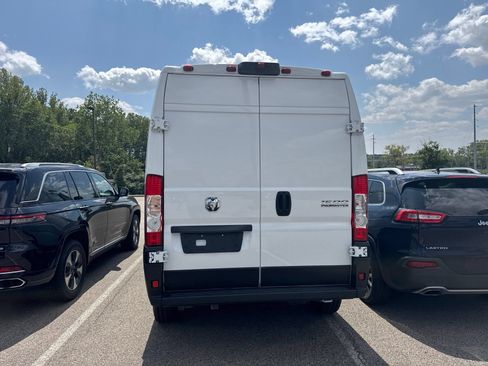 Used 2024 RAM ProMaster 1500 w/ Safety Group FWD image 5