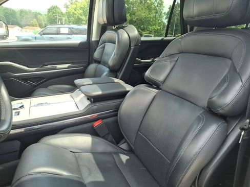 Used 2025 Lincoln Navigator L Reserve AWD/4WD image 6