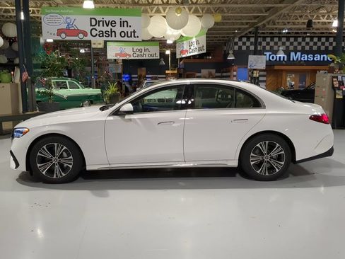 Used 2026 Mercedes-Benz E 350 4MATIC Sedan image 12