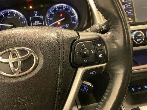 Used 2014 Toyota Highlander Limited Platinum AWD/4WD image 24