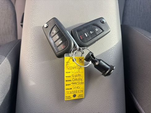 Used 2018 Toyota Camry LE image 22