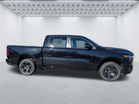 New 2026 RAM 1500 4x4 Crew Cab image 3