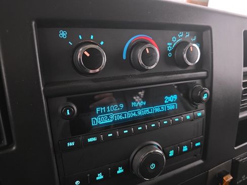 Used 2020 GMC Savana 3500 w/ Driver Convenience Package RWD image 23