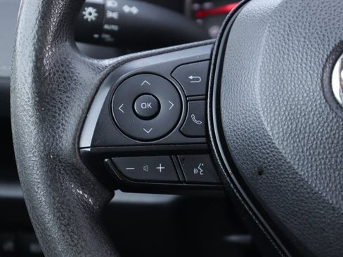 Used 2022 Toyota RAV4 XLE image 19