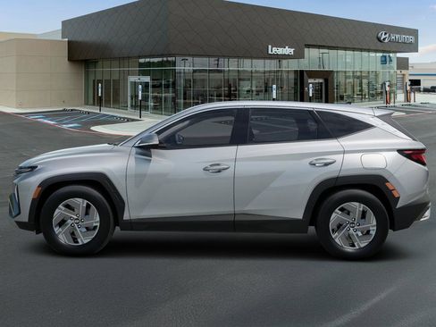 New 2026 Hyundai Tucson Blue SE image 3