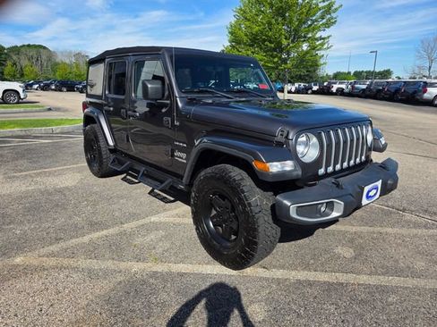 Used 2020 Jeep Wrangler Unlimited Sahara AWD/4WD image 5